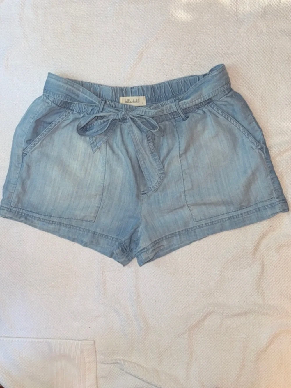 BELLA DAHL Chambray Tie Waist Pull-On Shorts Blue Lyocell Size L